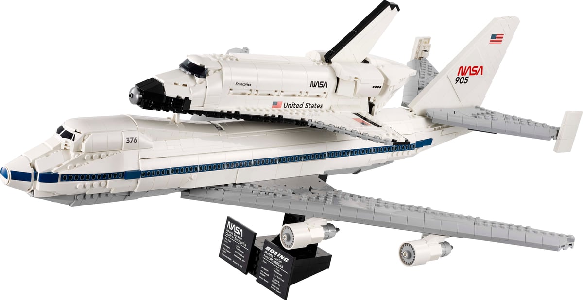 Icons : l’avion porteur de navette